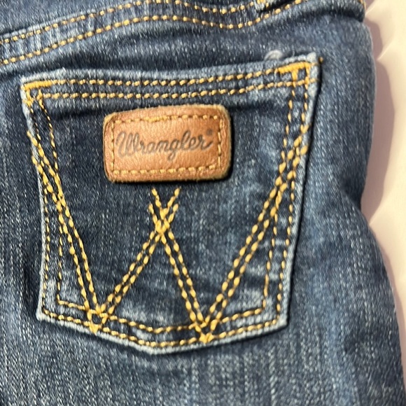 Blue Flared Denim Jeans for Everyday Comfort - Picture 3 of 7